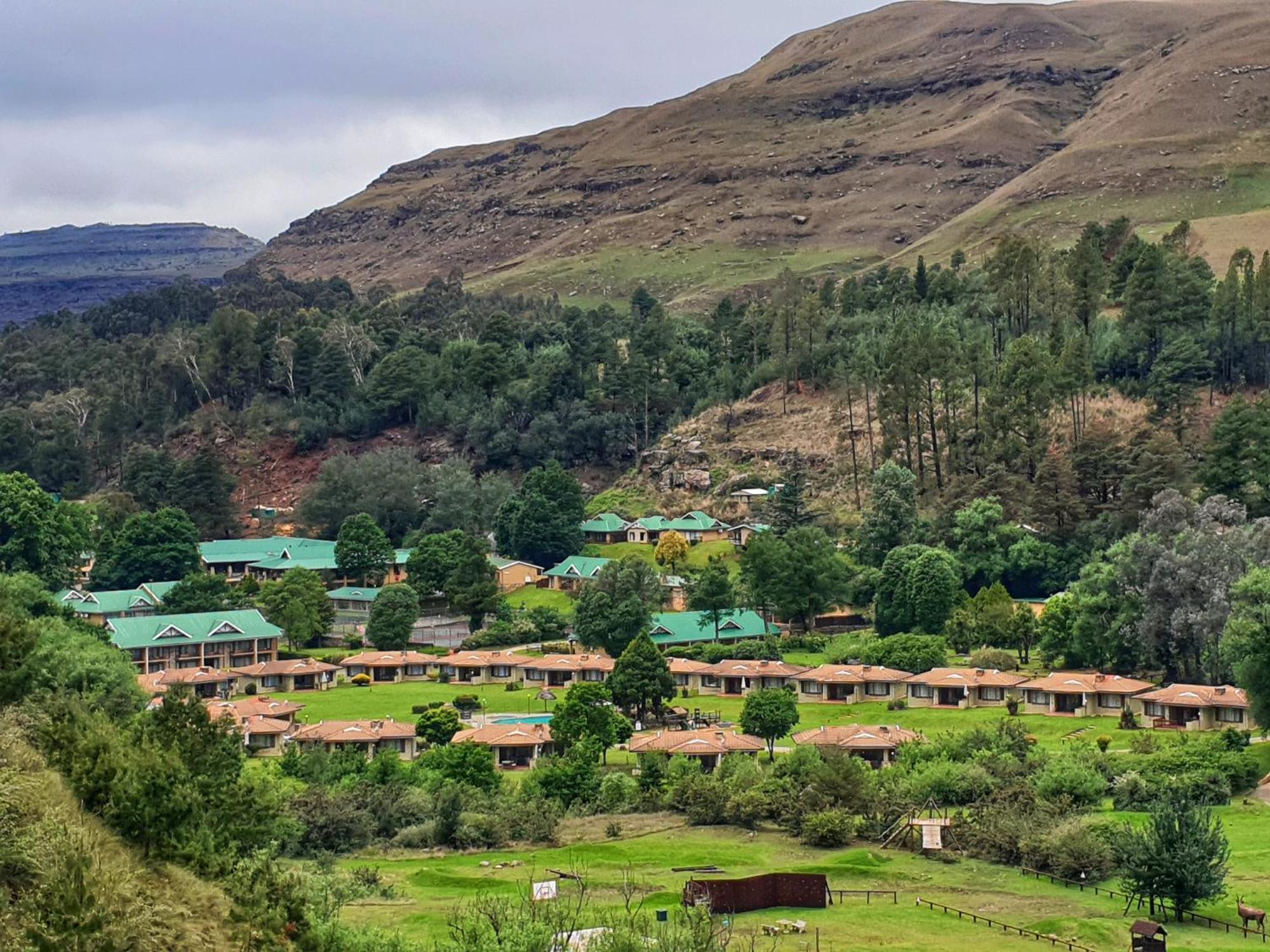 Gooderson Leisure Riverbend Chalets Self Catering And Timeshare Gold Crown Resort Drakensberg Garden Exterior photo